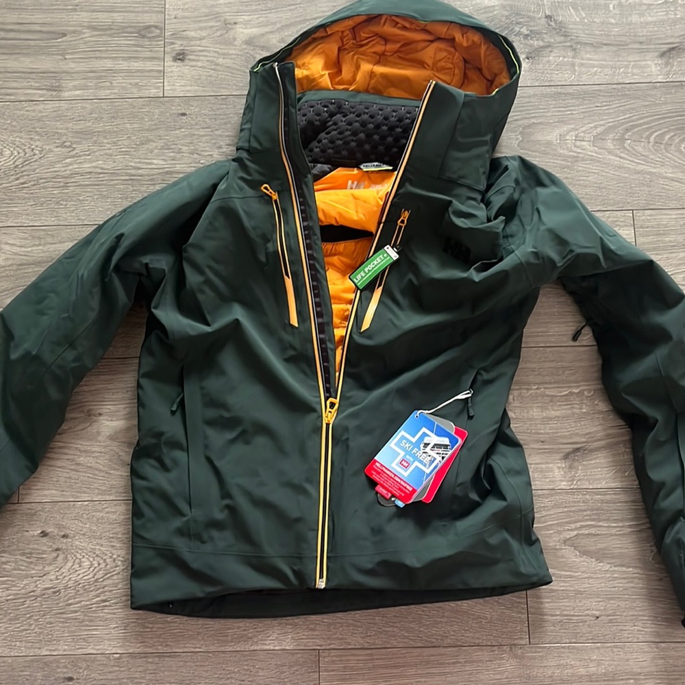 Men’s Helly Hanson Ski Free jacket